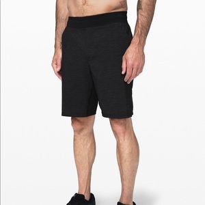 Lululemon Men’s The Short Linerless 9 inch Black L